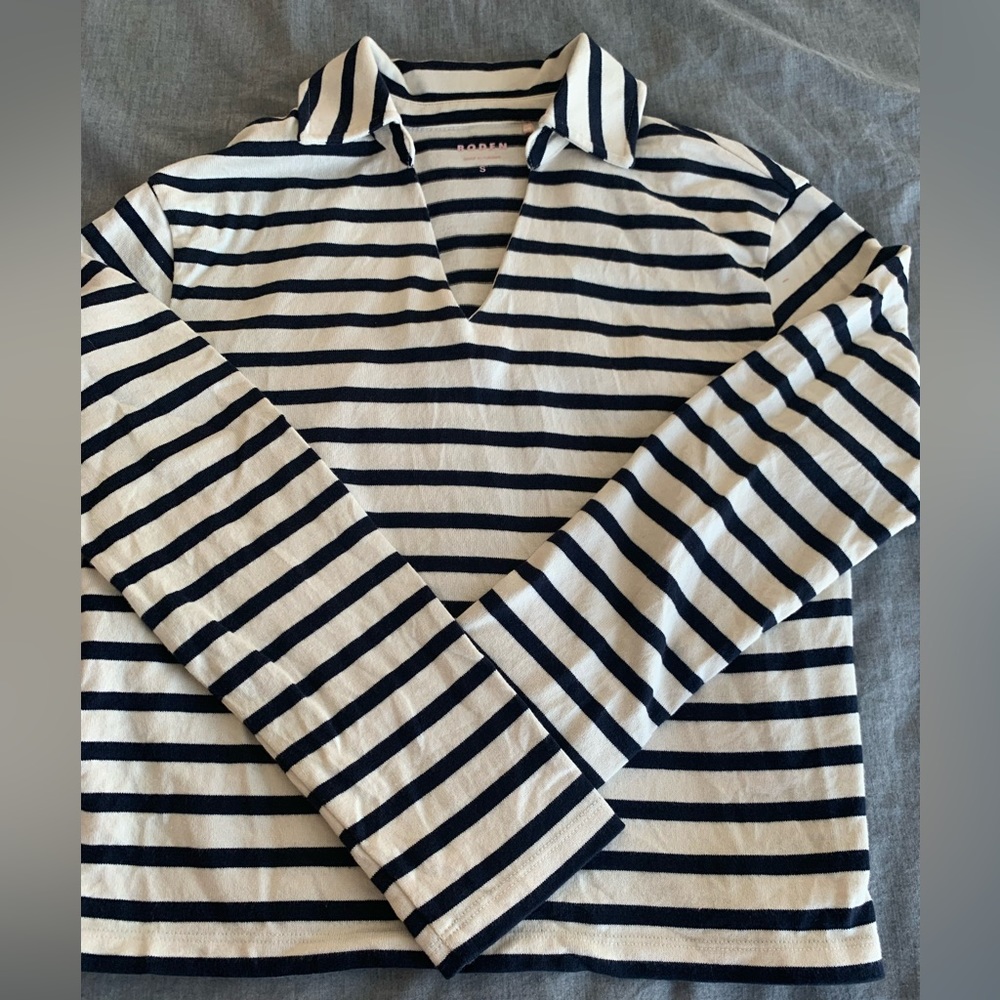 Boden women’s navy striped v neck collared Breton. Size S